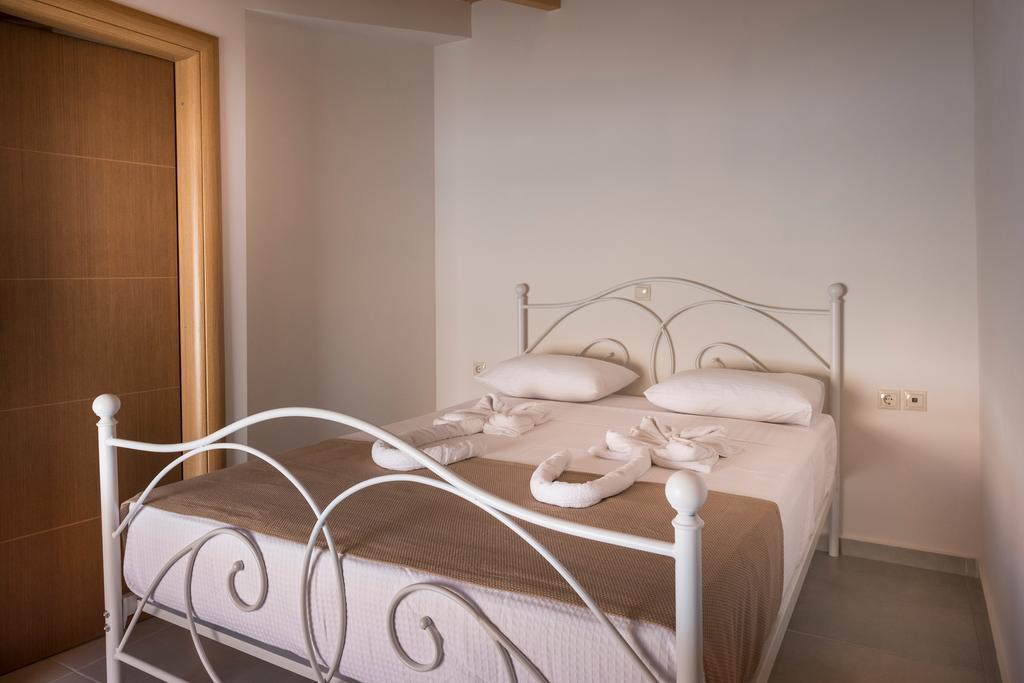 Athina Apartments Near The Sea Platania Platanés Esterno foto